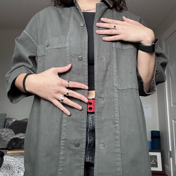 Uniqlo short-sleeve canvas-like button up. - Picture 3 of 5